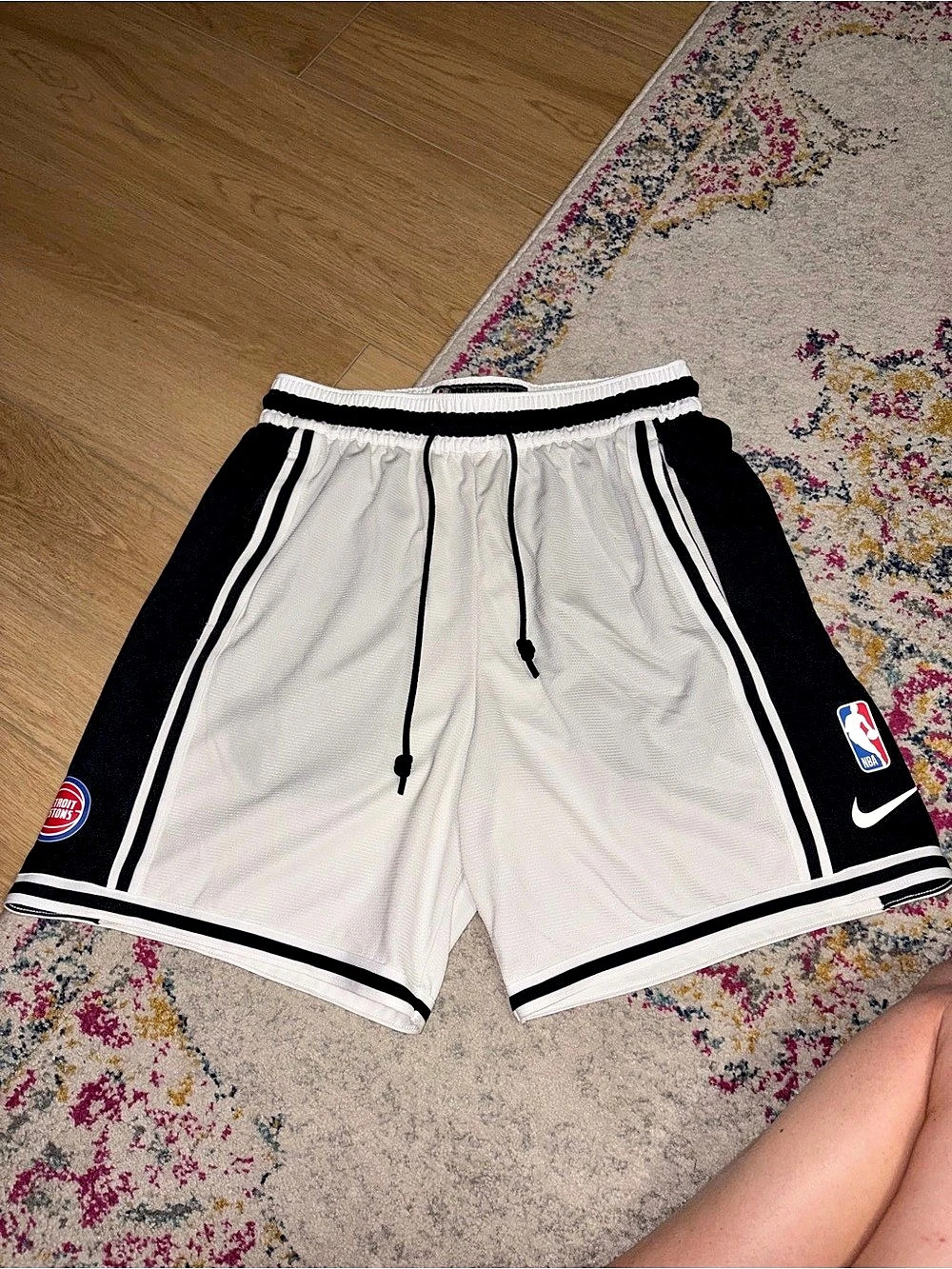 Nike Detroit Pistons NBA Pregame/Practice Shorts White & Black Large